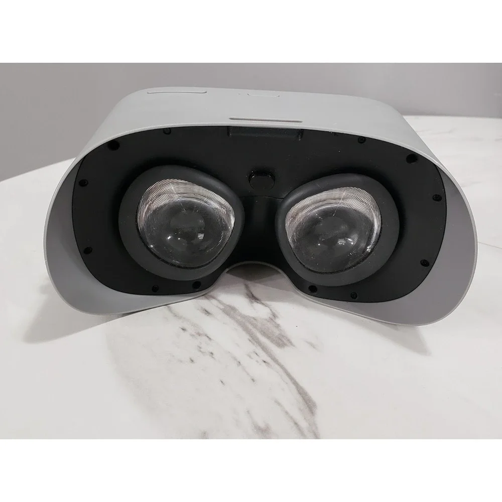 INCOMPLETE Meta Oculus Go Standalone VR‎ Headset Only (Parts/Repair) POWERS ON